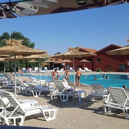 Guest Rooms Wild Duck Ezerets Esterno foto