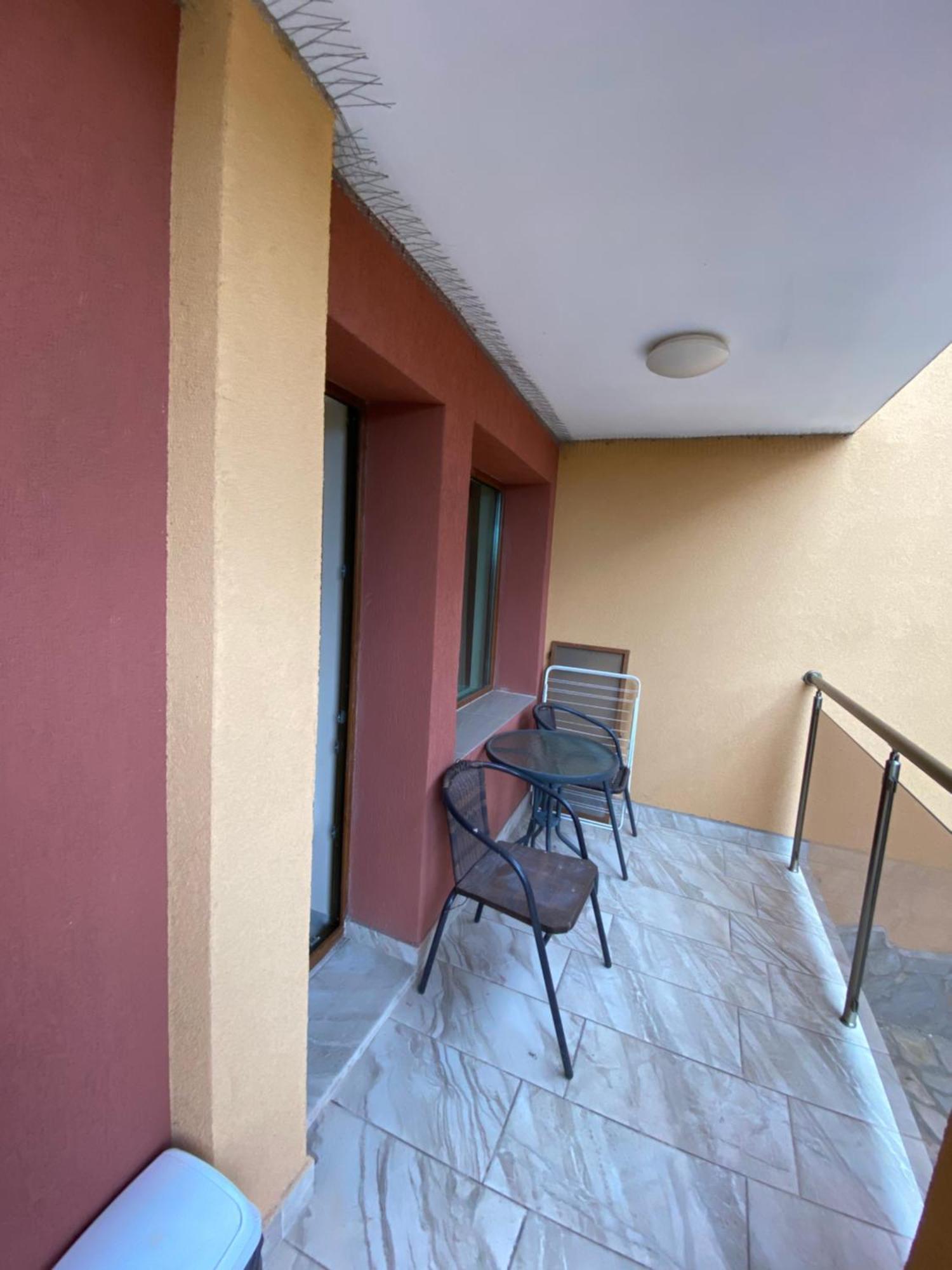 Guest Rooms Wild Duck Ezerets Esterno foto