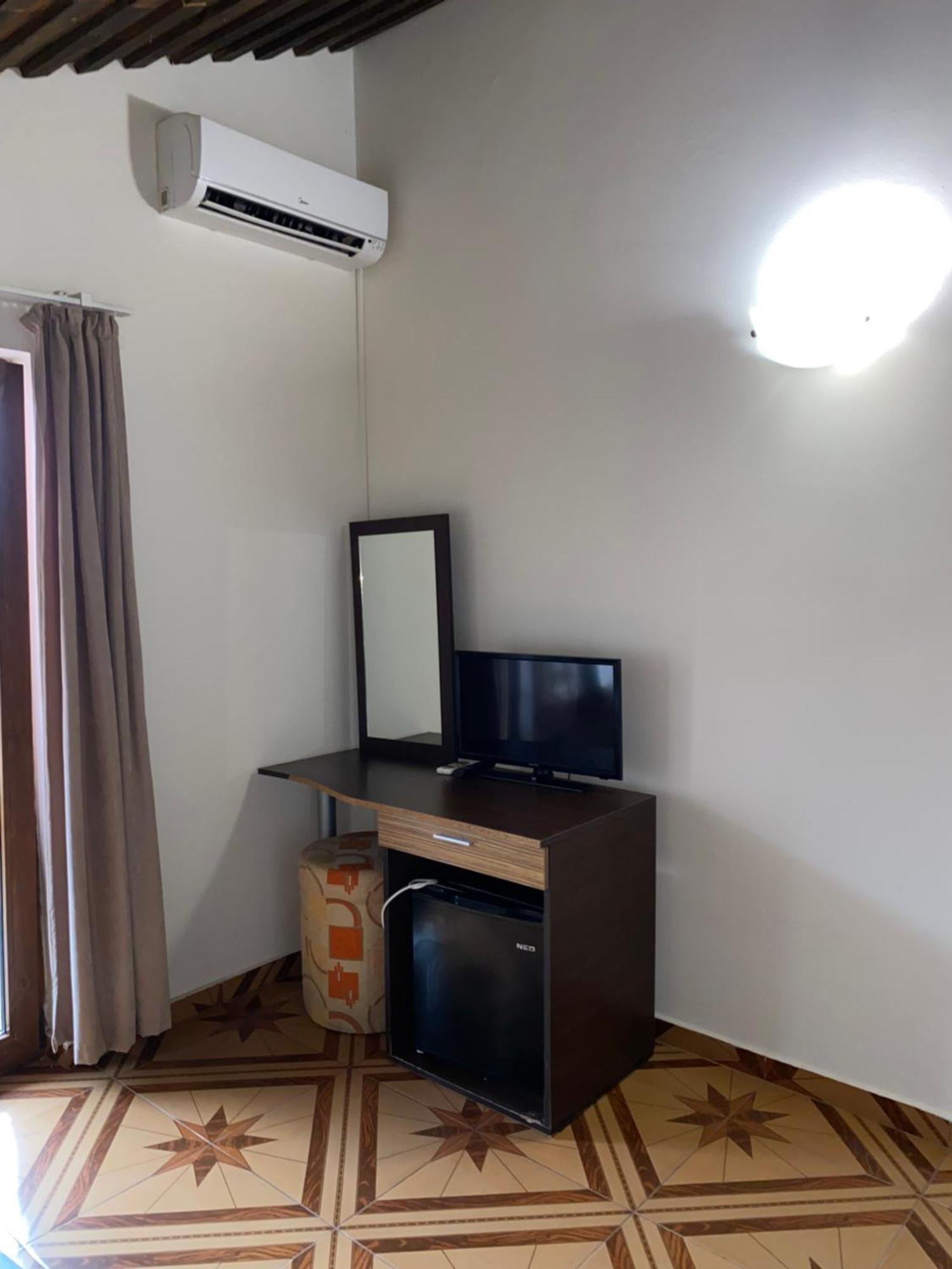 Guest Rooms Wild Duck Ezerets Esterno foto